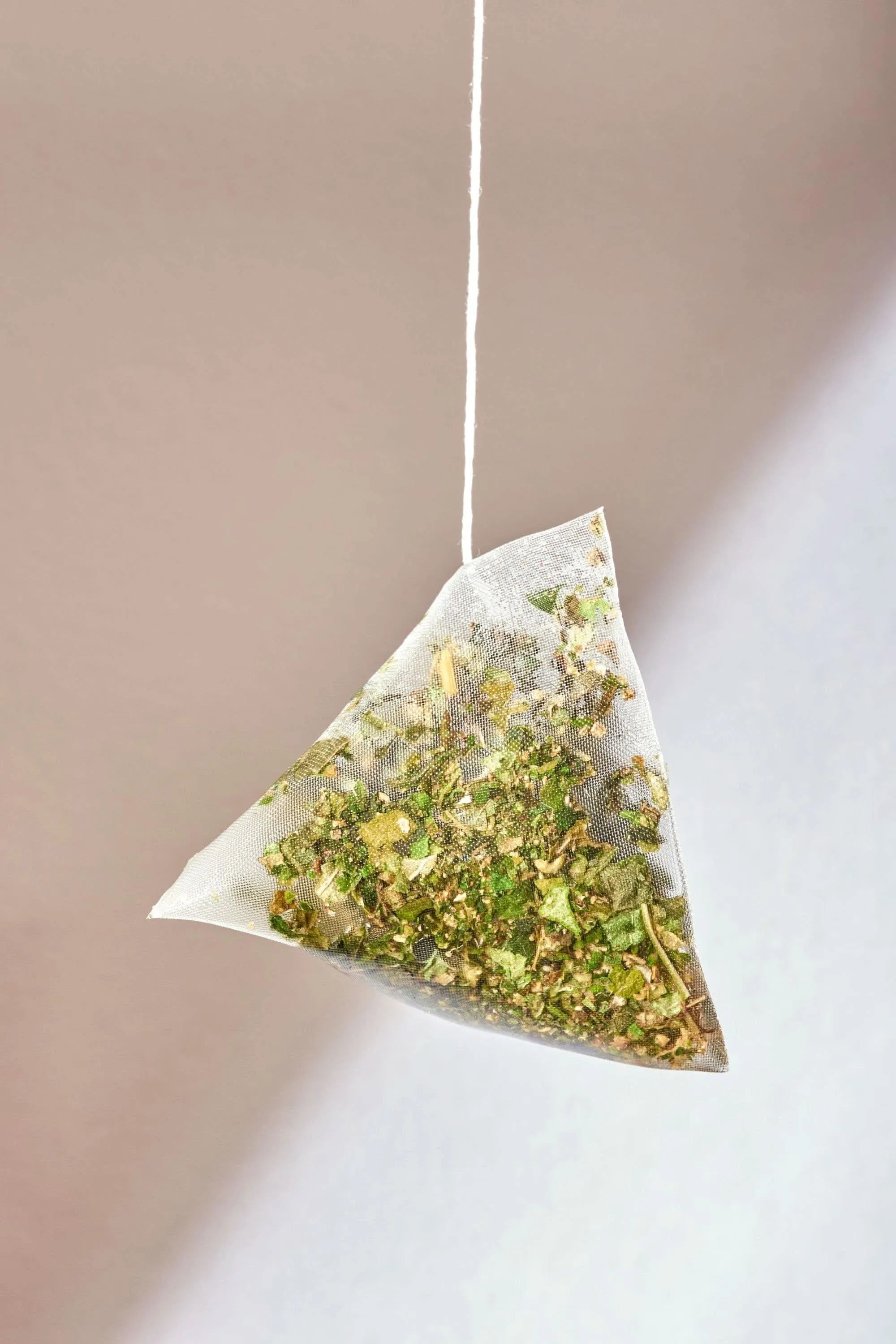 Cold brew tea like SUMMER EVENING, organic, blackcurrant-Plūkt-infusion.organic