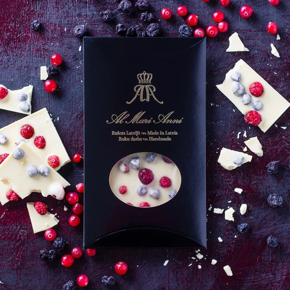 White Chocolate With Black Currants - Chocolate - Chocolate - infusion.organic